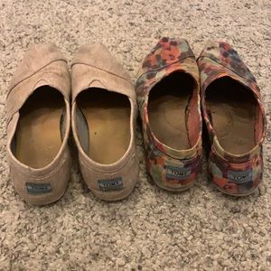 Set of two worn Tom’s canvas shoes